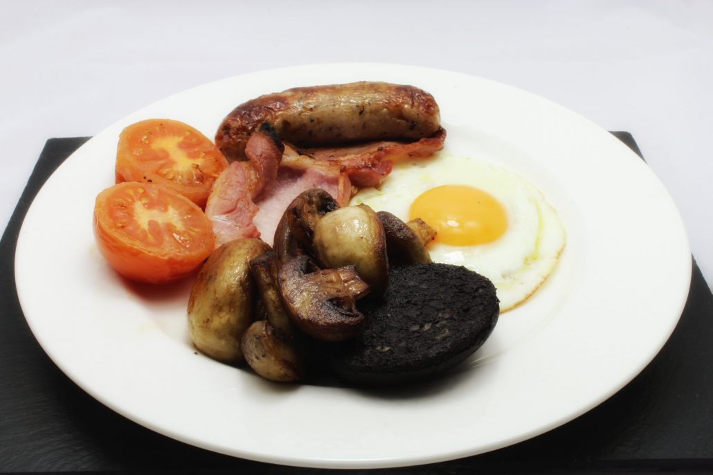 Full English Breakfast, Dining